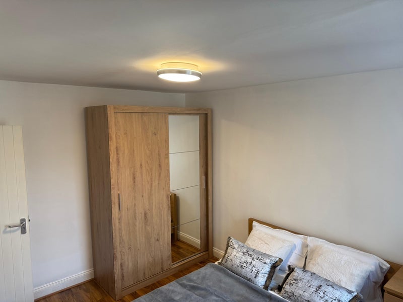 Room Adelaide Road in Greater London