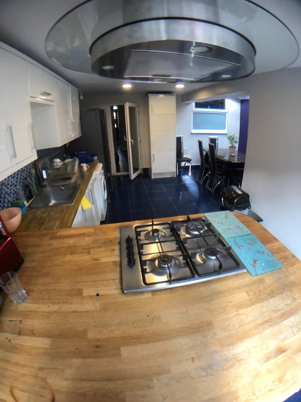 Room Adelaide Road in Greater London