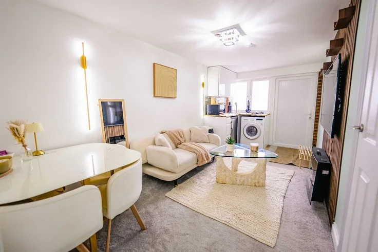 Flat The Heathers in Borough of Spelthorne