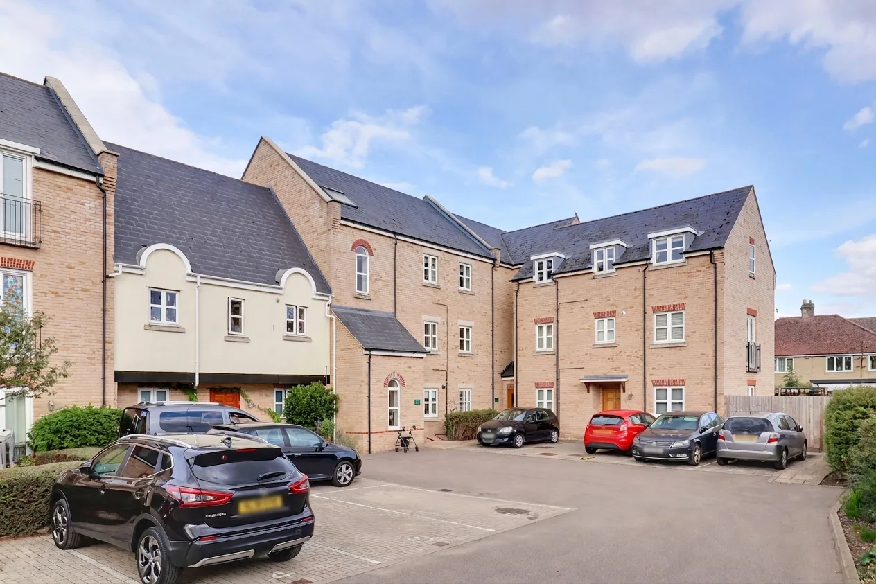 Flat Market Square in Huntingdonshire