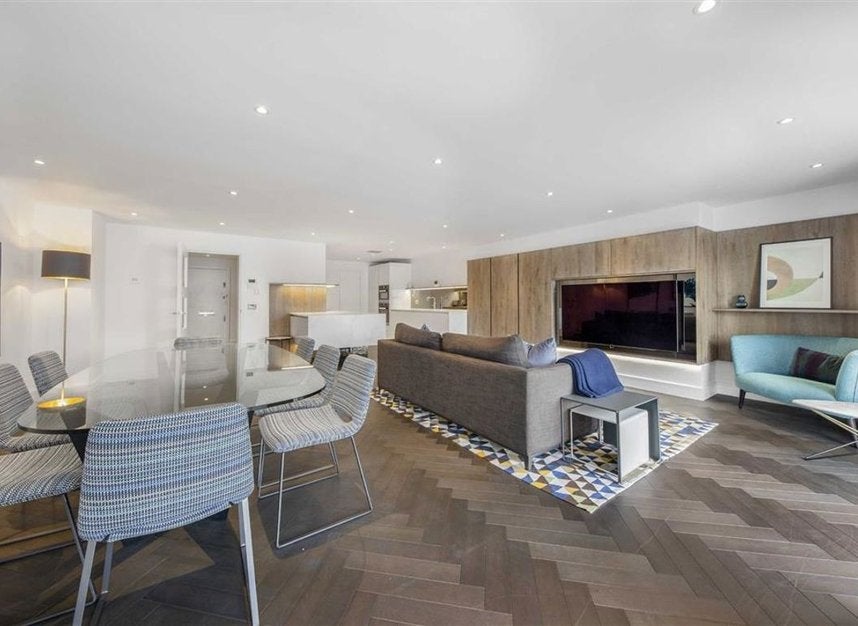 Flat Shad Thames in Greater London