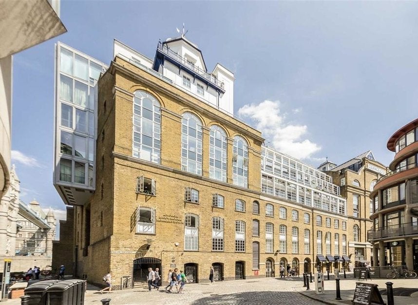Flat Shad Thames in Greater London