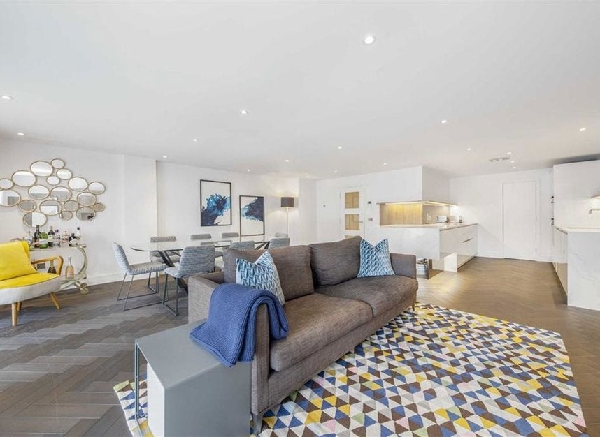 Flat Shad Thames in Greater London