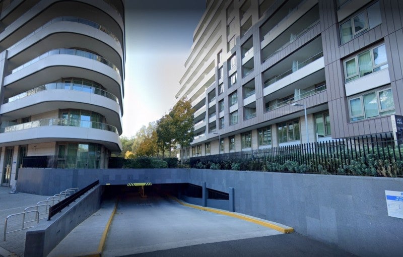 Flat Moat Street in Greater London