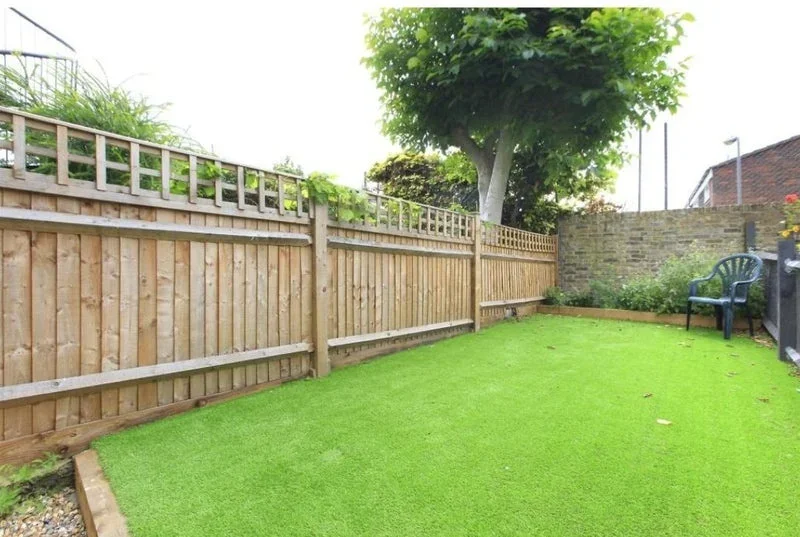 Flat Oakmead Road in Greater London