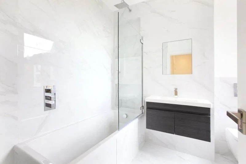 Flat Oakmead Road in Greater London