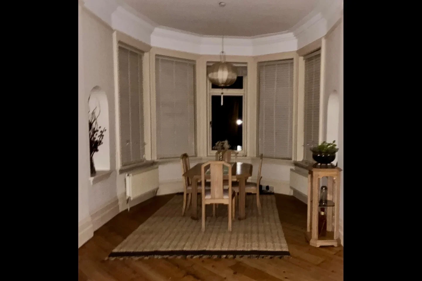 Flat Burleigh Road in Ascot