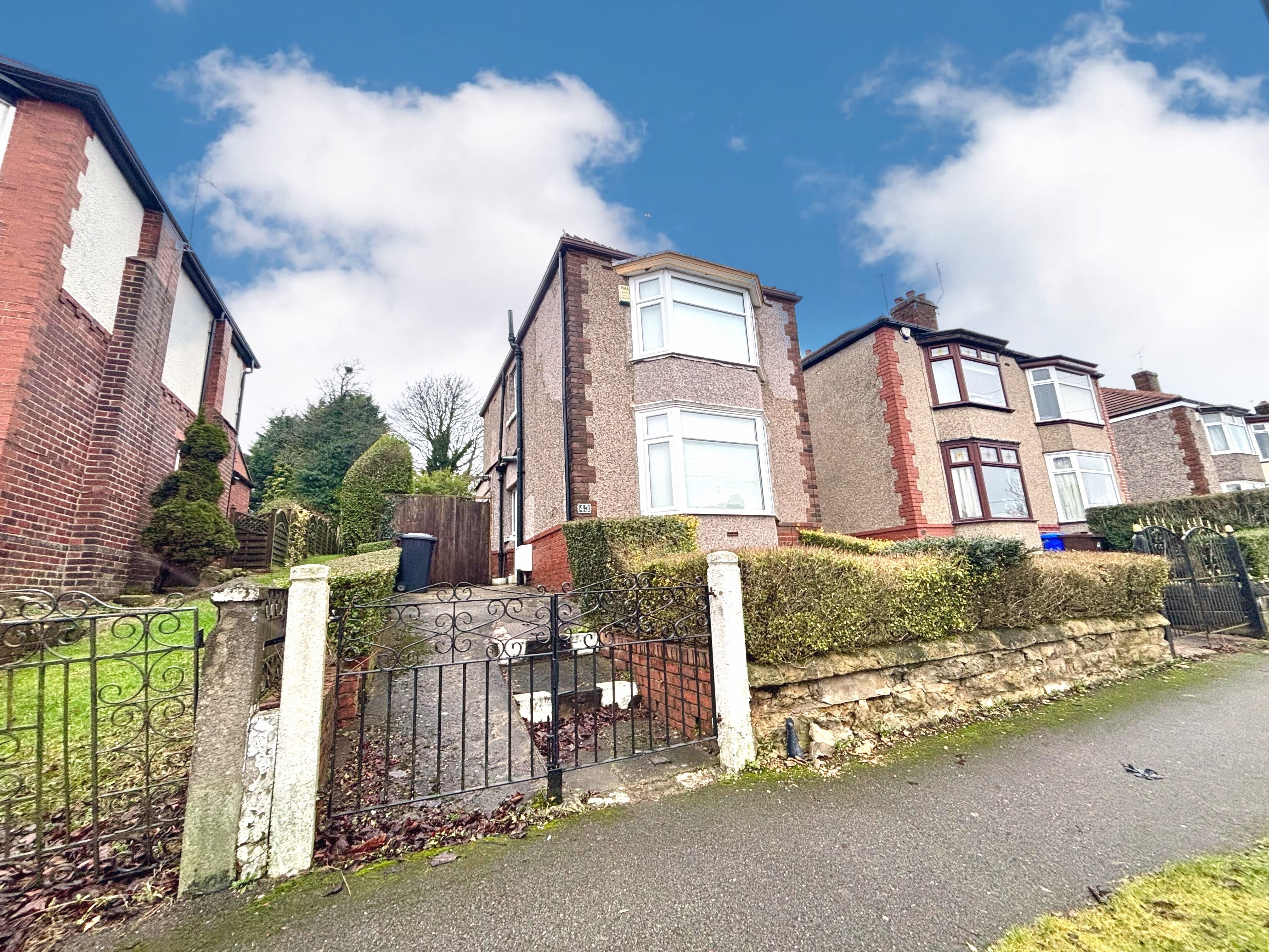 House Hurlfield Avenue in Sheffield