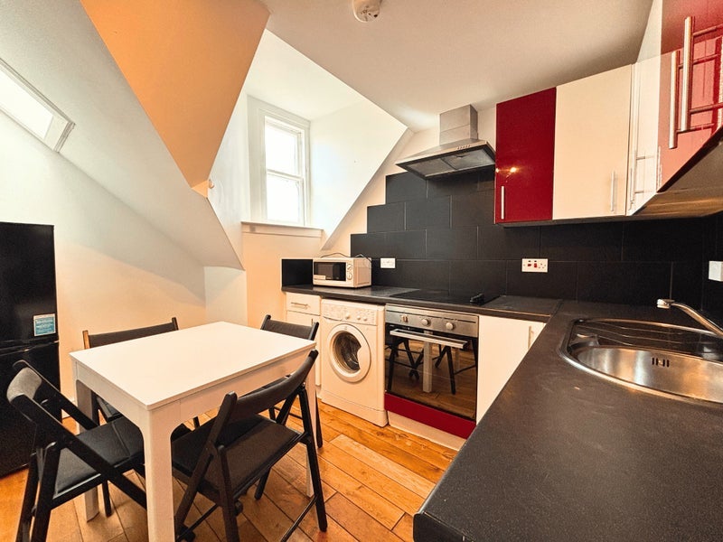 Flat Drummond Street in City of Edinburgh