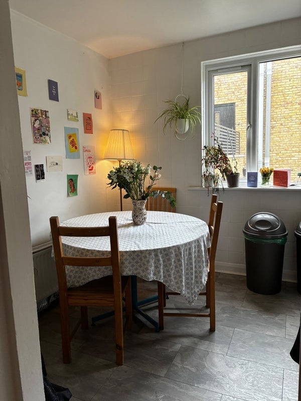 Room Stoke Newington High Street in Greater London