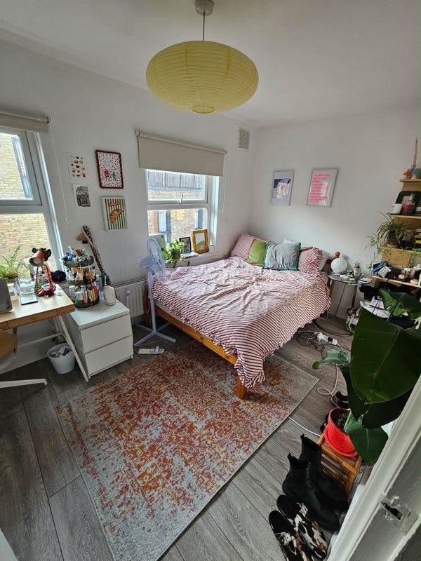 Room Stoke Newington High Street in Greater London