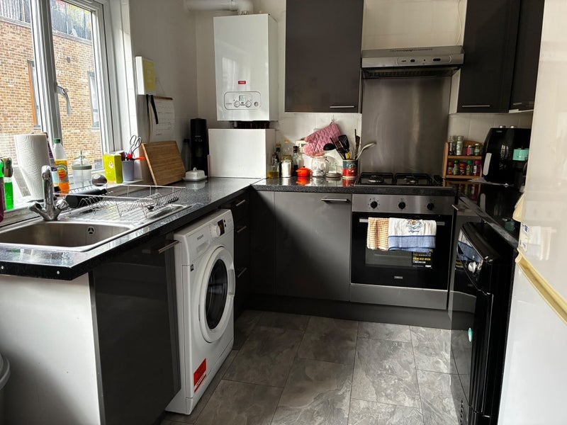 Room Stoke Newington High Street in Greater London