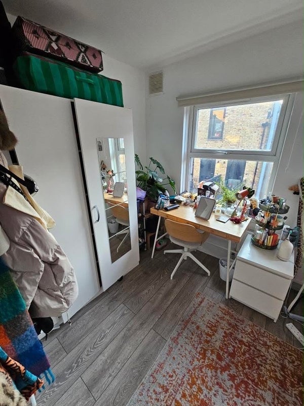 Room Stoke Newington High Street in Greater London