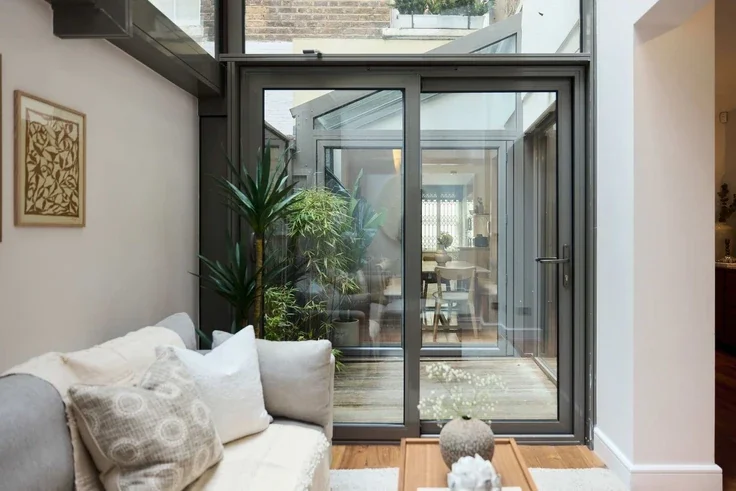 House Ansdell Terrace in Greater London