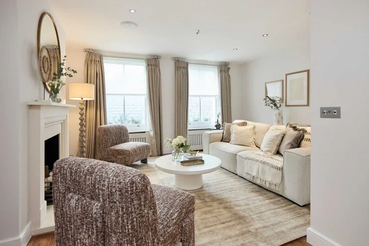 House Ansdell Terrace in Greater London