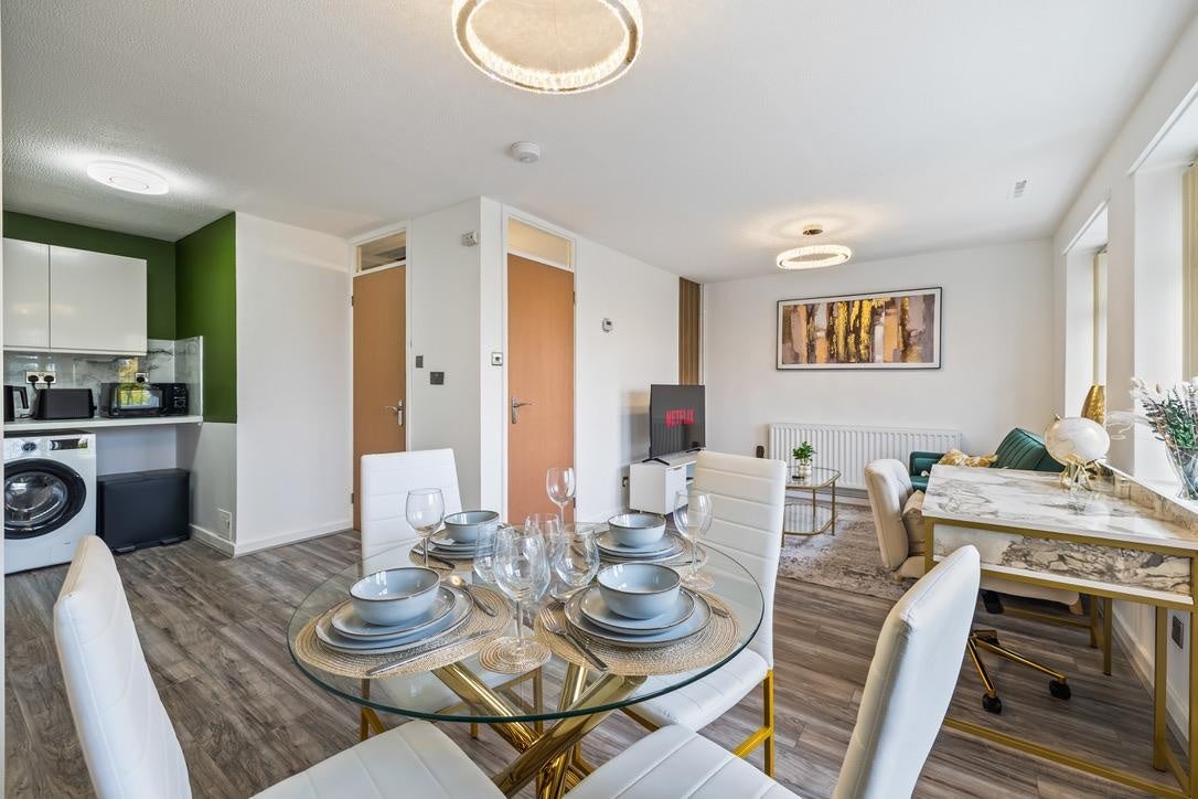 Flat Redshaw Close in Buckingham