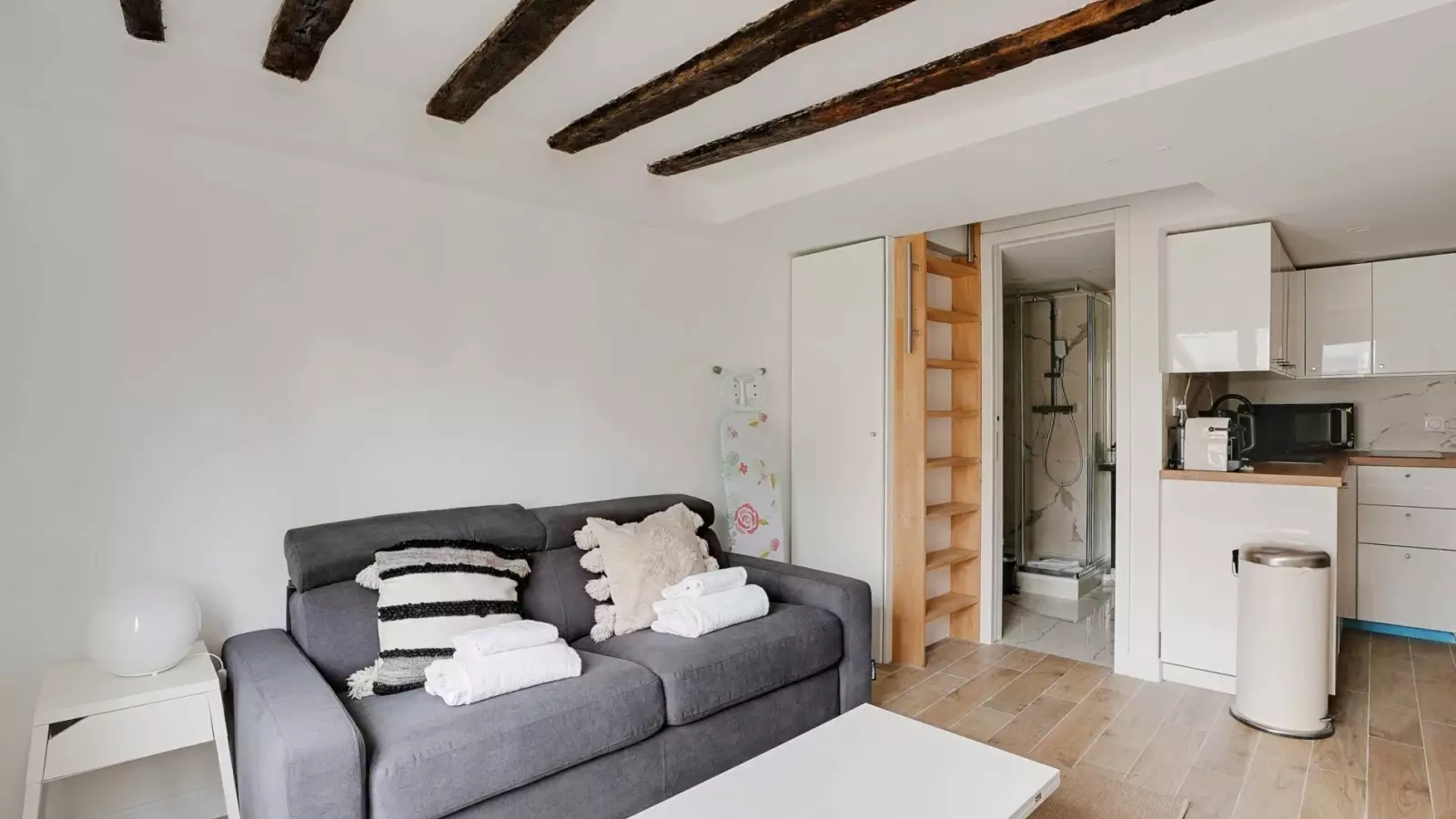 Appartement Rue du Grenier Saint-Lazare à Paris