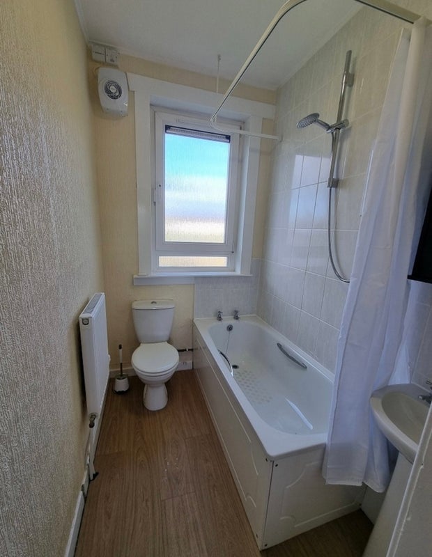 Room Stenhouse Drive in City of Edinburgh