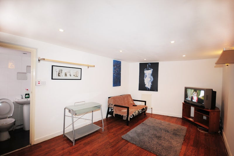 Room Corporation Street in Greater London
