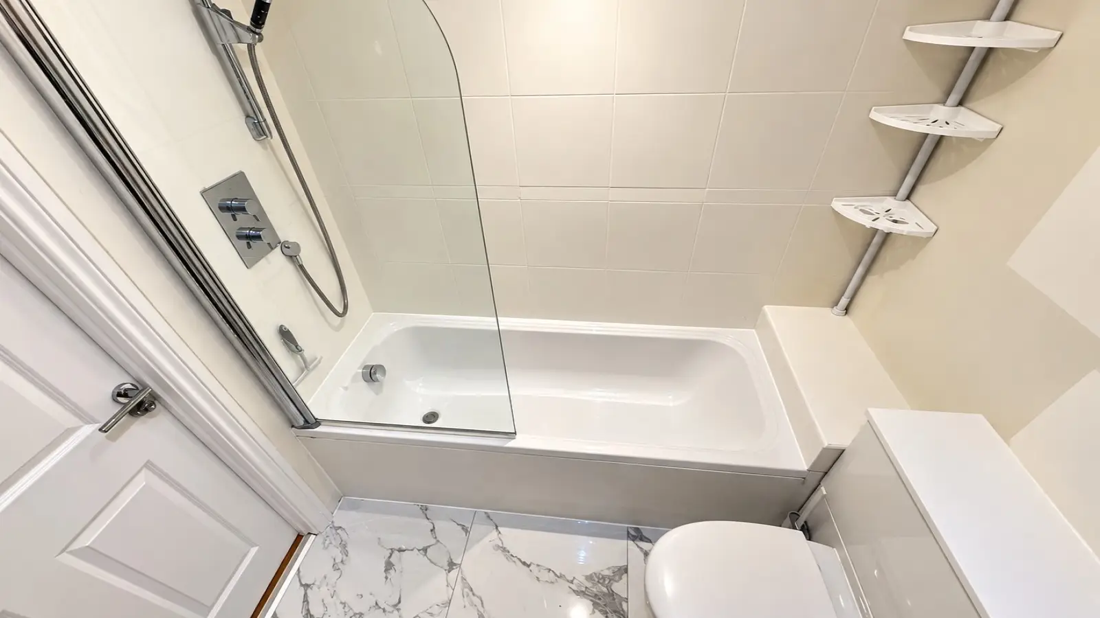 Flat Royal Drive in Greater London