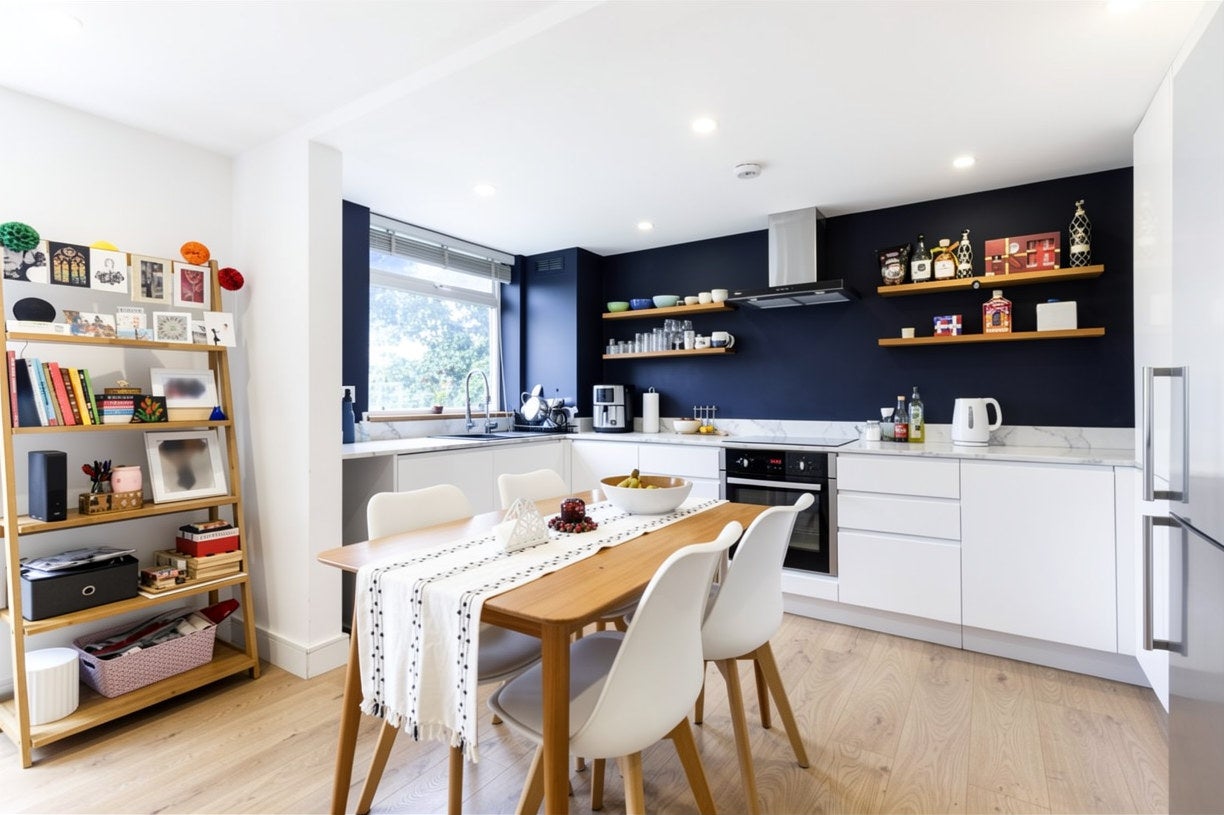 Flat Sunny Bank in Greater London