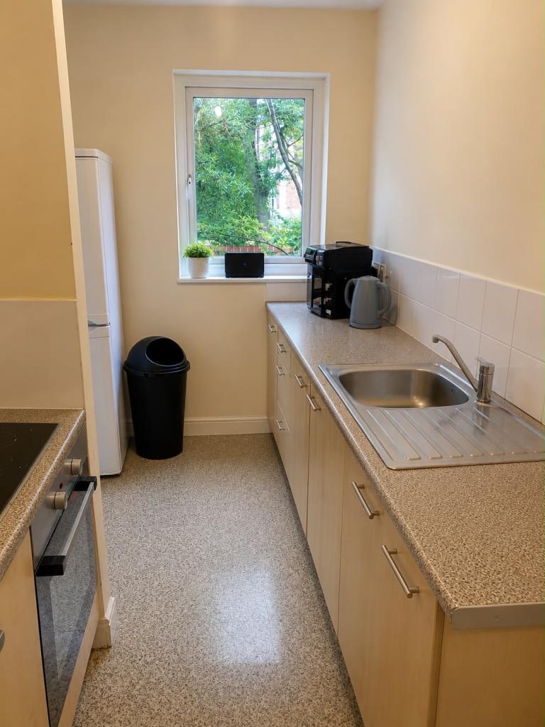 Flat Conyngham Road in Manchester