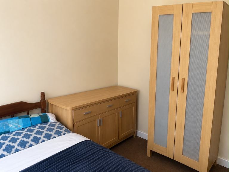 Flat Conyngham Road in Manchester