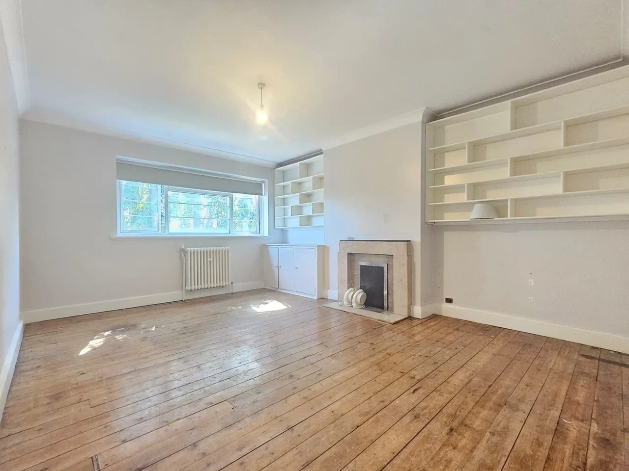 Flat Dorchester Court in Greater London