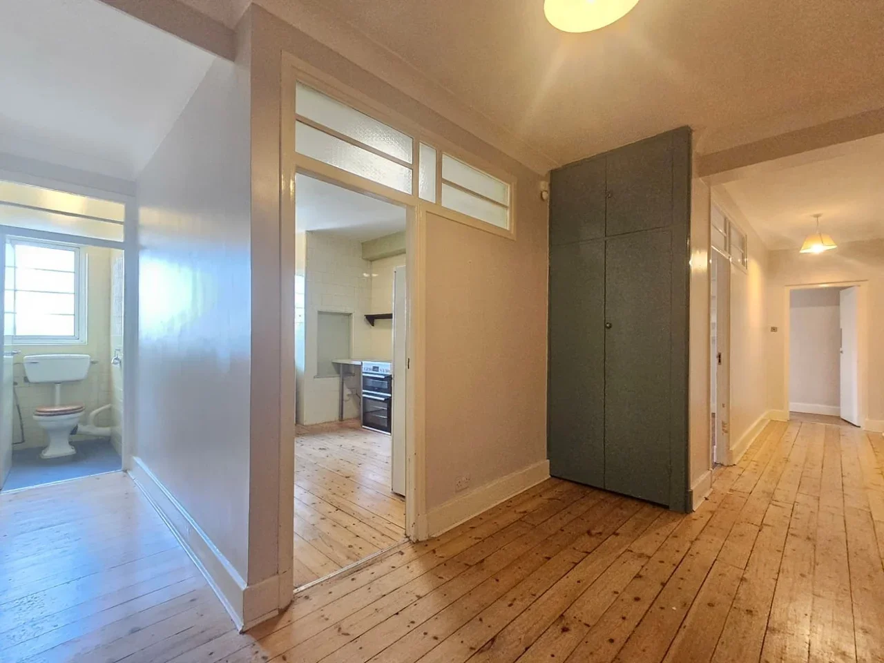 Flat Dorchester Court in Greater London