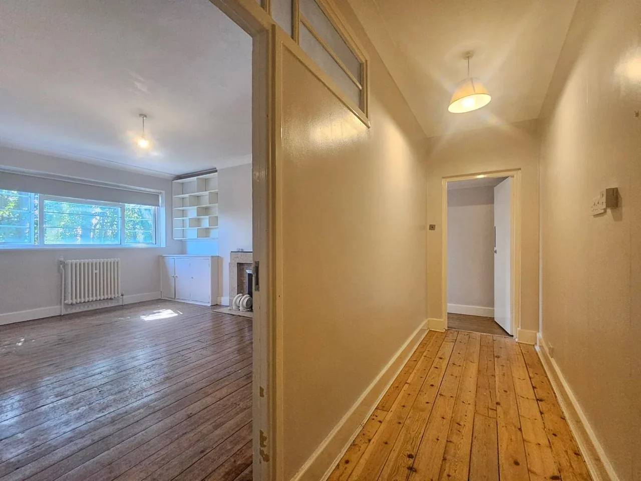 Flat Dorchester Court in Greater London