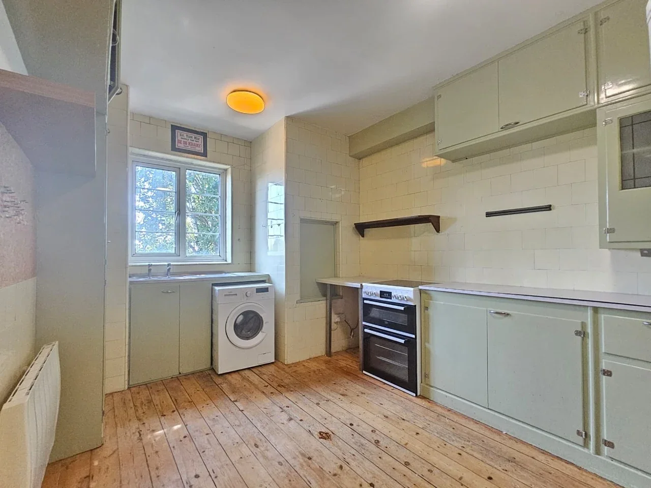 Flat Dorchester Court in Greater London