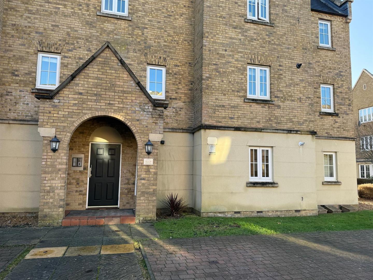 Flat Avocet Close in Rugby