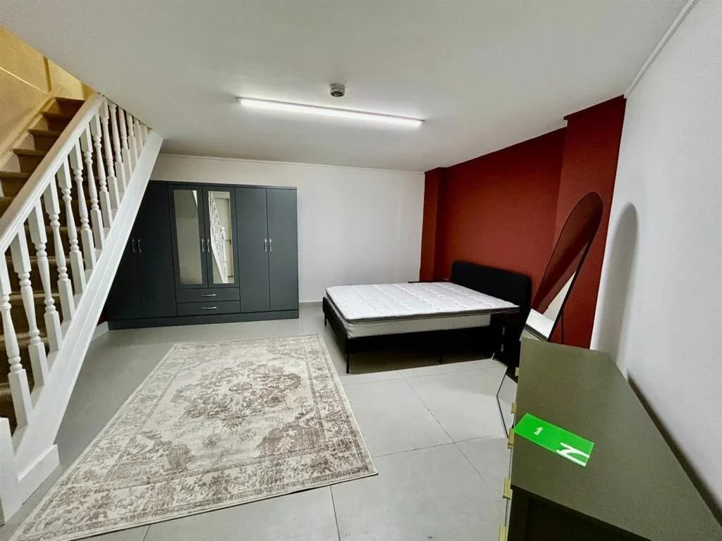 Flat Royal College Street in Greater London