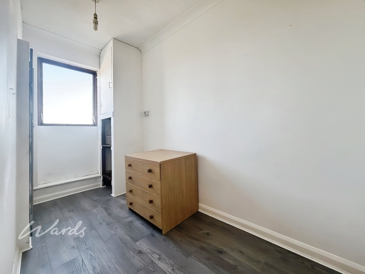 Flat Delamark Road in Borough of Swale