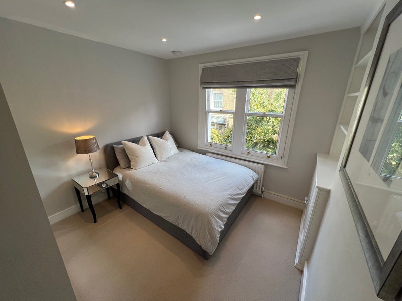 Room Stormont Road in Greater London