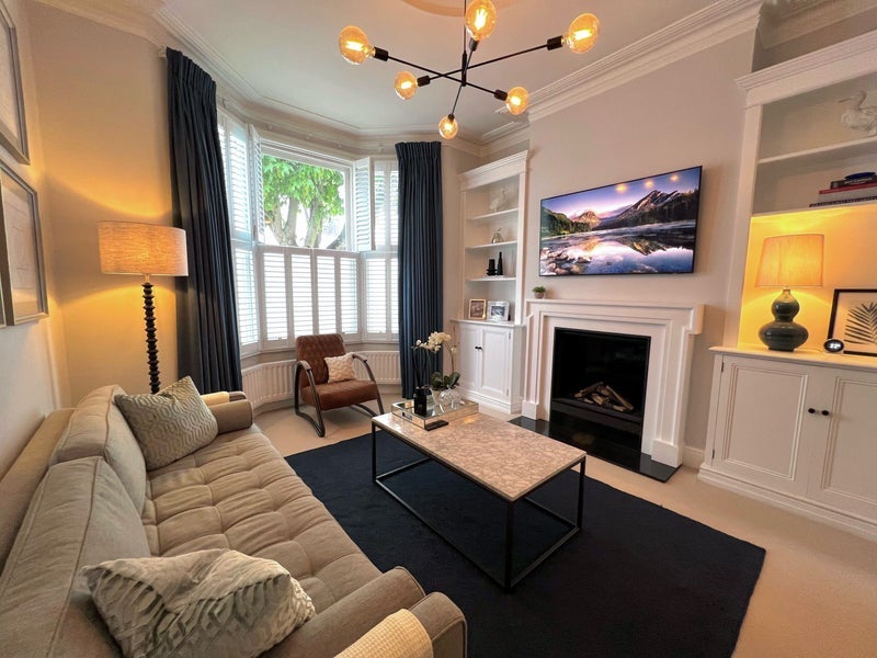 Room Stormont Road in Greater London