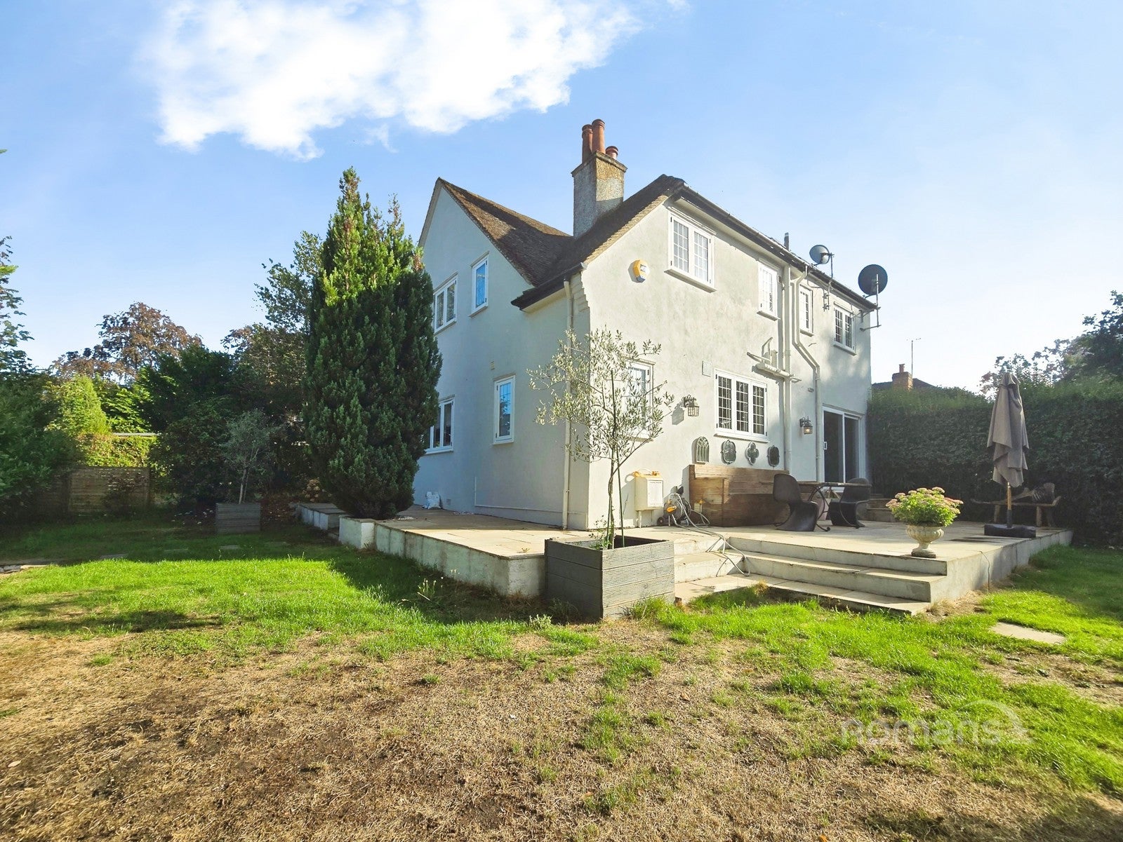 House Charters Road in Ascot