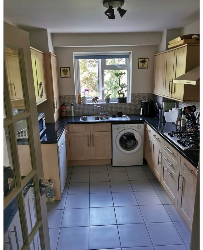 Room Surrey Road in Bournemouth