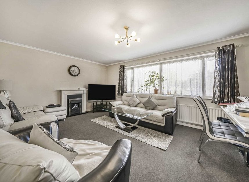 House Ashburnham Road in Greater London