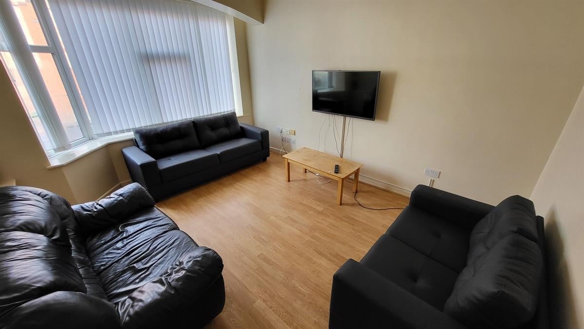 House Pine Grove in Manchester