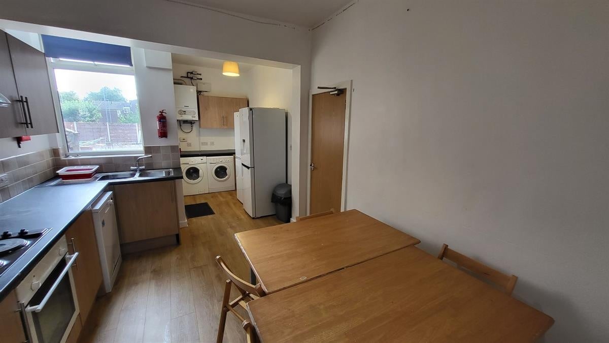 Room Pine Grove in Manchester
