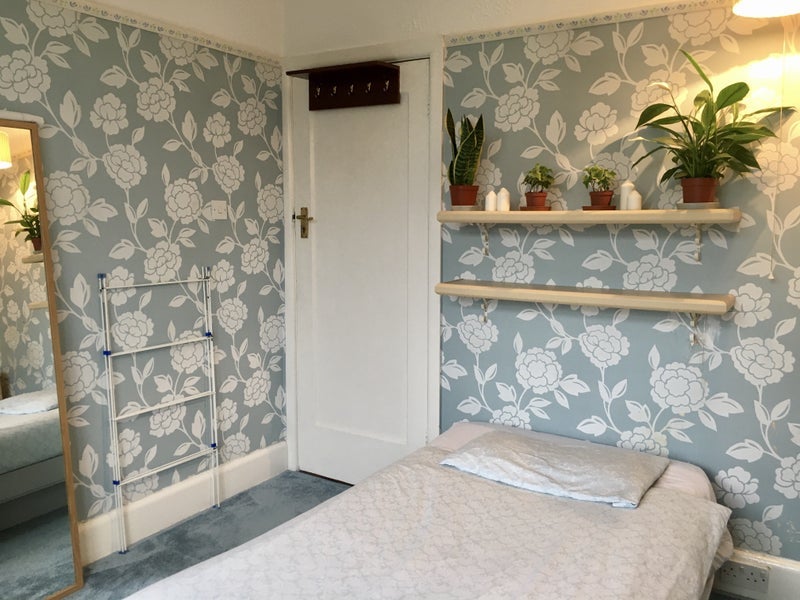 Room Harewood Avenue in Bournemouth