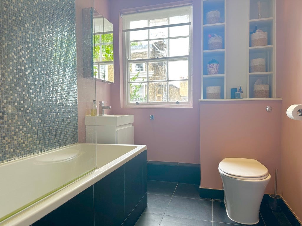 Flat Canonbury Road in Greater London