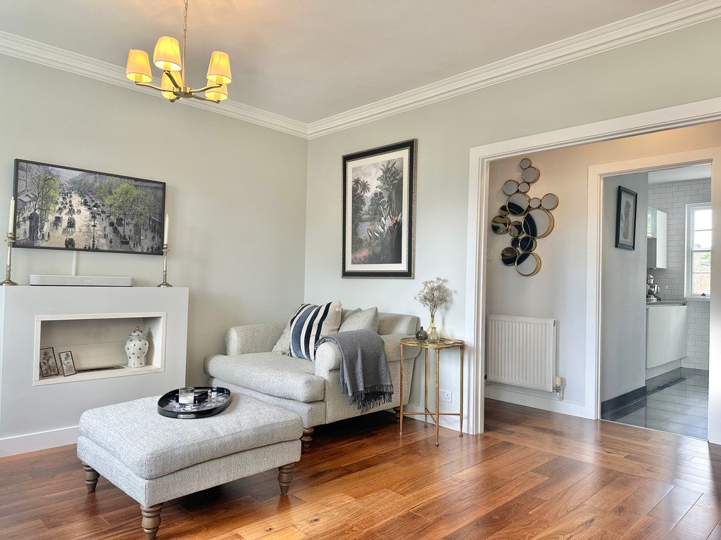 Flat Canonbury Road in Greater London