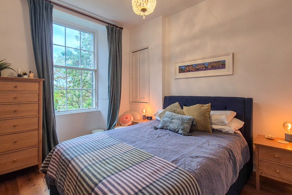 Flat Broughton Street in City of Edinburgh