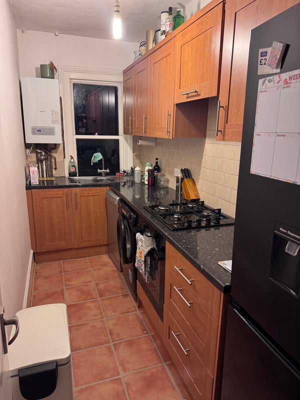 Flat Prideaux Road in Greater London