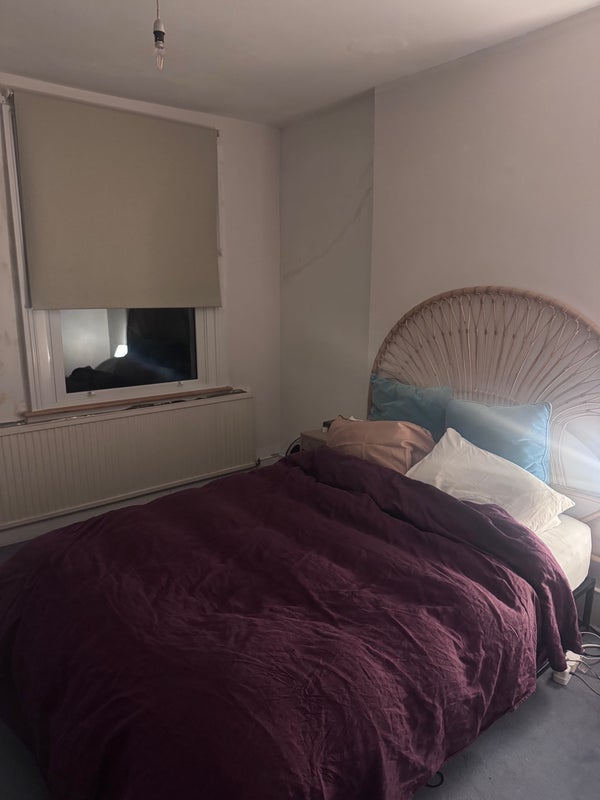 Flat Prideaux Road in Greater London