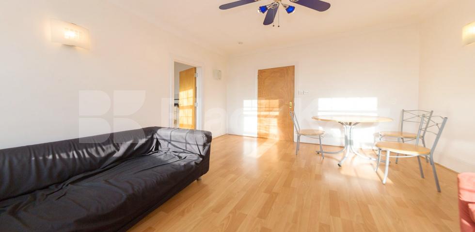 Flat Iverson Road in Greater London