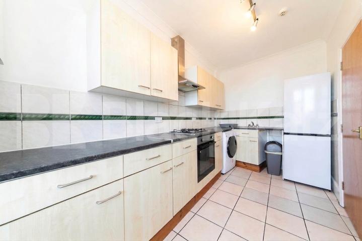 Flat Iverson Road in Greater London