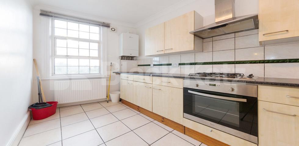 Flat Iverson Road in Greater London